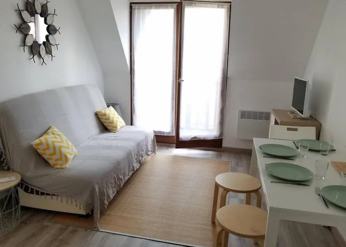 With Balcony At 350 M From The كابورغ